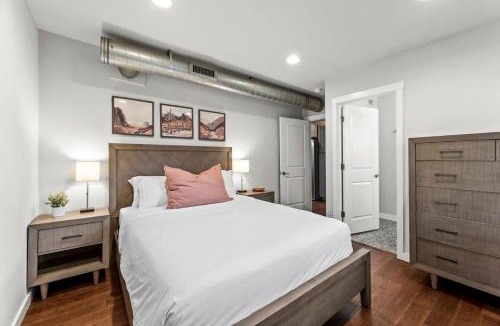Zilker House | Home in Zilker - Private Large Backyard
