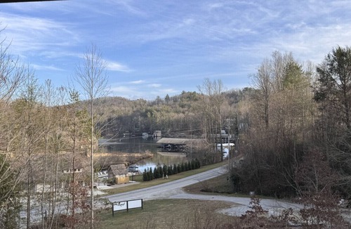 Clarkesville House | Home near Lake Burton with lake views