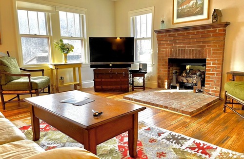 Burnsville House | Home on 10 Acres - Easy Access - SUPER CLEAN - Burnsville - Pensacola
