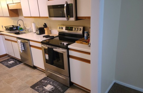Greenville House | Home on Golf course (Travel Nurses, Greenville)