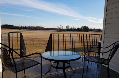 Greenville House | Home on Golf course (Travel Nurses, Greenville)