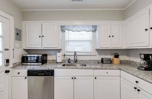 Willow Lawn House | Home Sweet Stay/spacious/peaceful/central location