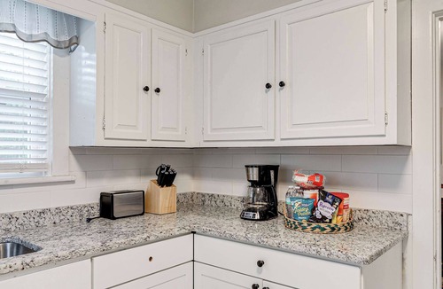 Willow Lawn House | Home Sweet Stay/spacious/peaceful/central location