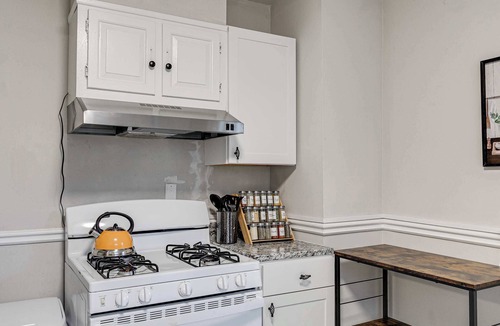 Willow Lawn House | Home Sweet Stay/spacious/peaceful/central location