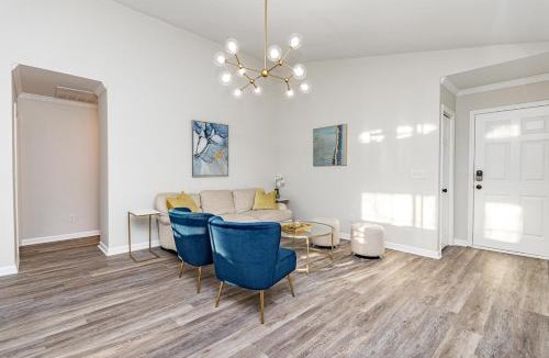 Durham House | Home with master suite 15 from RTP & Dtown Durham