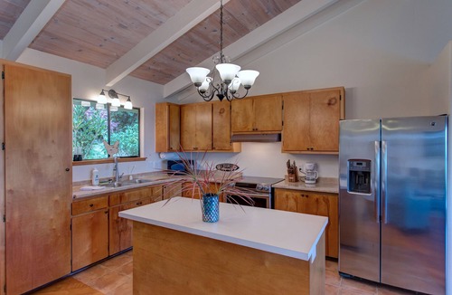 Papaaloa House | Home with Ocean Views Along the Hamakua Coast