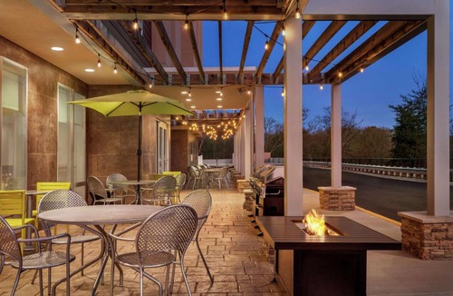 Woodbridge Hotel | Home2 Suites by Hilton Woodbridge Potomac Mills