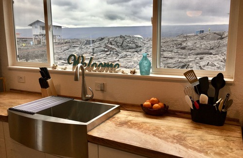 Kalapana House | HomeOnTheLava~ Ocean & Volcano Views ~Sleeps 8 ~ Momma’s Oasis