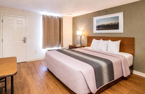 George Bush Park/Eldridge Hotel | HomeTowne Studios by Red Roof Houston - West Oaks/Energy Corridor
