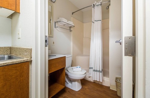 Fairbanks Hotel | HomeTowne Studios by Red Roof Houston - Northwest