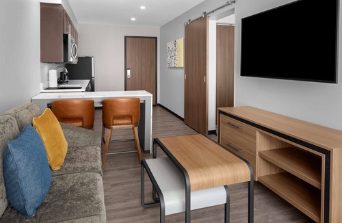 First Ward Hotel | Homewood Suites By Hilton Charlotte Uptown First Ward