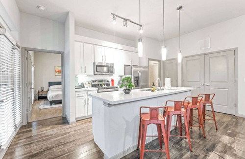 Montopolis Apartment | Homey 2BR suite close to Downtown w/fast WiFi