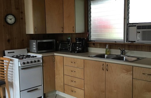 Hilo Apartment | Honolii Black Sand Beach Vacation Rental
