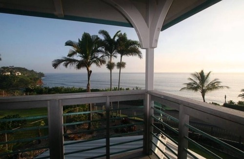 Hilo Apartment | Honolii Black Sand Beach Vacation Rental
