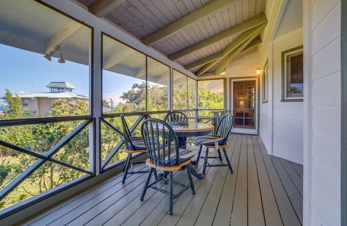 Honomu House | Honomu Home w/Screened Lanai + Ocean Views!