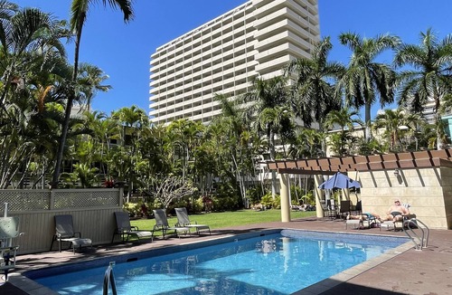 Waikiki Condo | Honu Hideaway Studio at Royal Garden | Lanai Oasis