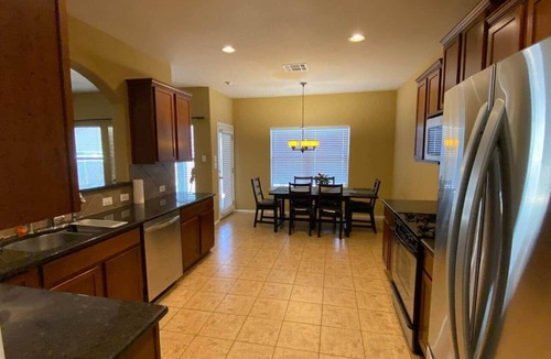 Round Rock House | Host Fav- Upscale Home 6 Beds + Sleeper Great Area