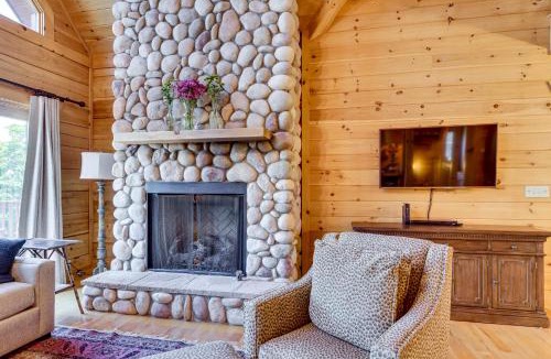 Vein Mountain House | Hot Tub, Game Room! Group-Friendly Nebo Cabin
