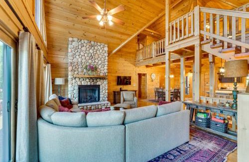 Vein Mountain House | Hot Tub, Game Room! Group-Friendly Nebo Cabin