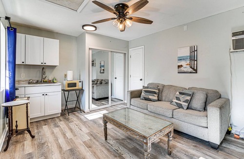 Conway House | Hot Tub + Gazebo: Group Getaway Near Dtwn Conway!