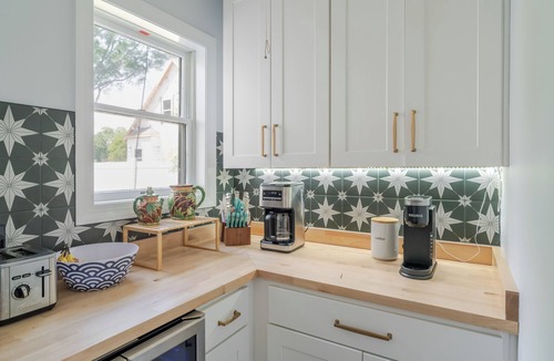 Urbanna House | Hot Tub + Private Beach: Waterfront Urbanna Escape