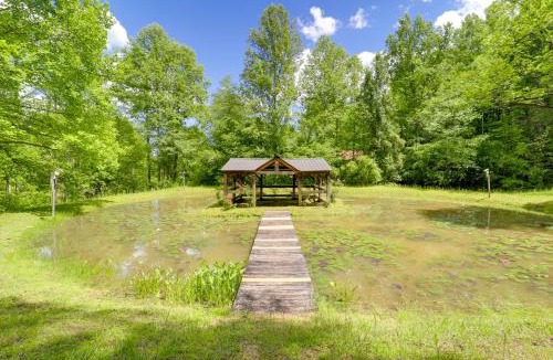 Vein Mountain House | Hot Tub & Trail Access: 92-Acre Retreat in Marion!