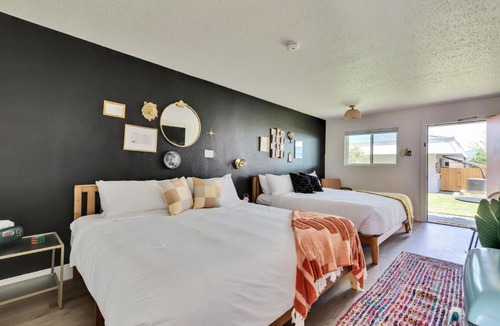 Wellborn Hotel | Hotel McCoy College Station - Art, Libations, Pool Society