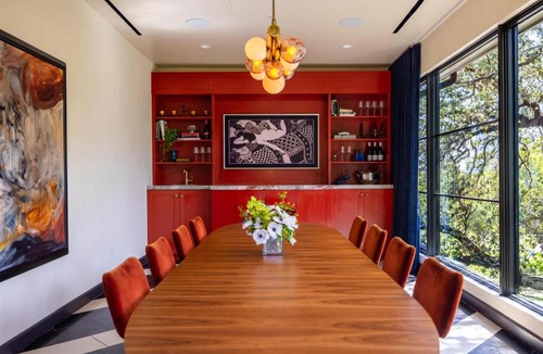 Travis Heights Hotel | Hotel Saint Cecilia