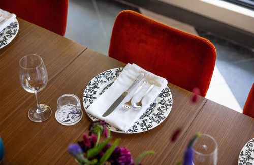 Travis Heights Hotel | Hotel Saint Cecilia