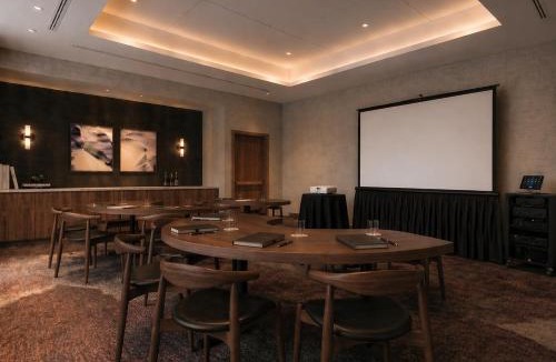 Waller Creek District Hotel | Hotel Trinity, Autograph Collection