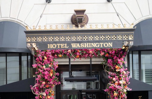 Downtown Washington D.C. Hotel | Hotel Washington | Two Monument View King Spa Suite | Near D.C. Monuments