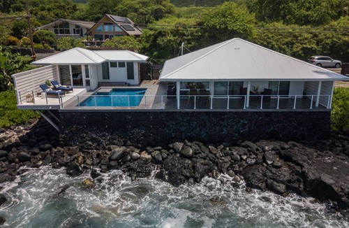 Kahaluu Bay House | House ∙ 2 bedrooms ∙ 4 guests