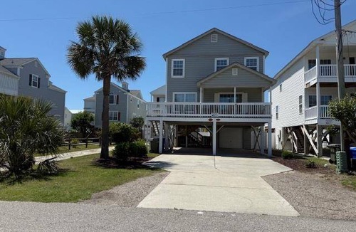 Surfside Beach House | House ∙ 4 bedrooms ∙ 14 guests