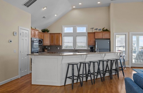 Ocean Isle Estates House | House with AC, fireplace, & private hot tub