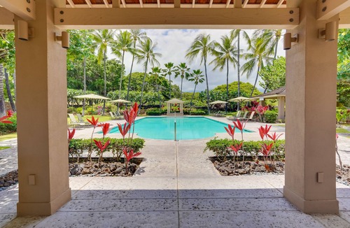 Kaupulehu Apartment | Hualalai Condo: Walk to Beach and Resort Amenities
