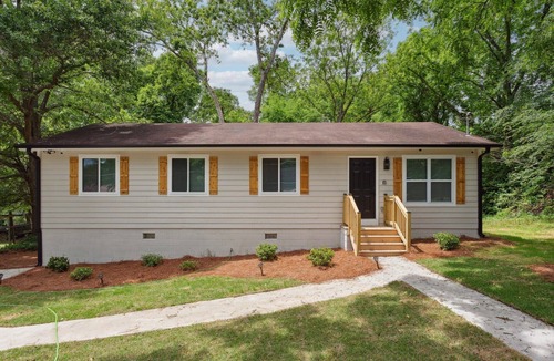 Athens House | Huge Athens Home 4 mins to UGA