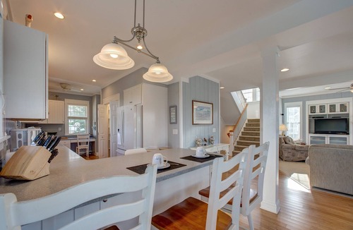 Brigands' Bay House | Huge, canal-front home w/private hot tub, WiFi, central AC, washer & dryer, dock
