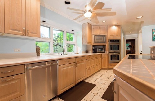 Kalama Tract House | Huge House, Heated Pool, AC, Steps to Kailua Beach