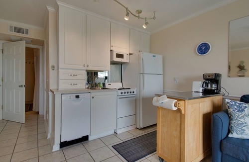 Hilton Head Island Condo | Huge Ocean View,central air,elevator,pool,WIFI,one bedroom
