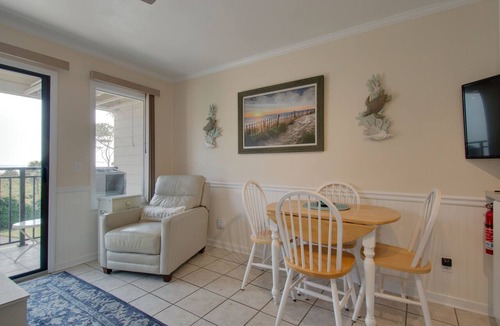 Hilton Head Island Condo | Huge Ocean View,central air,elevator,pool,WIFI,one bedroom