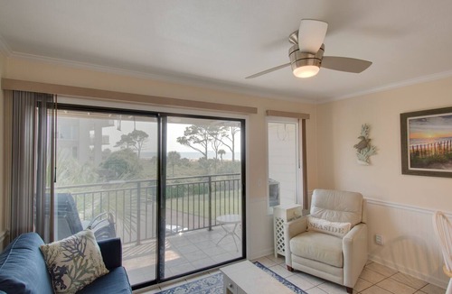 Hilton Head Island Condo | Huge Ocean View,central air,elevator,pool,WIFI,one bedroom