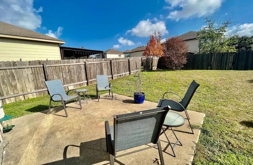 McKinney House | Huge Renovated Home + Yard Close to DT & Airport