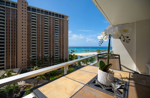 Waikiki Apartment | Huge Studio Unit with Lagoon View! #934