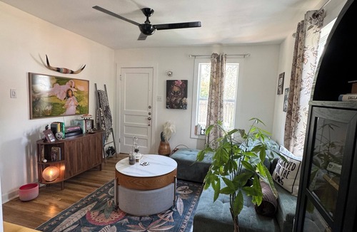 Hyde Park House | Hyde Park Urban Retreat, Pet Friendly, Sleeps 4