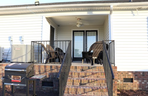 Greenville Apartment | I Nice Apartment on a Golf Course!