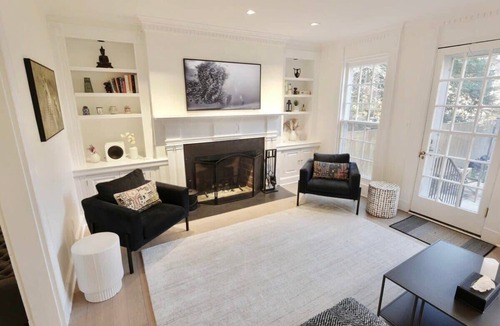 Georgetown House | Idyllic Georgetown | Garden + Firepit | Sleeps 7