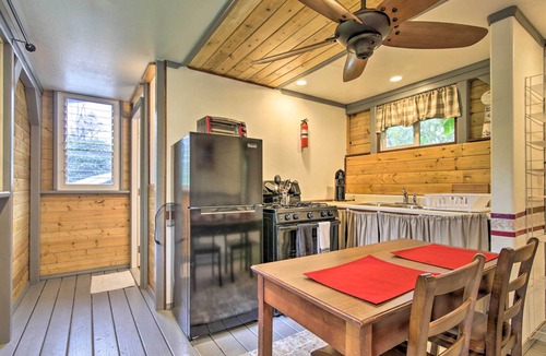 Leilani Estates Cabin | Idyllic Pahoa Paradise: Hike, Swim & Explore!