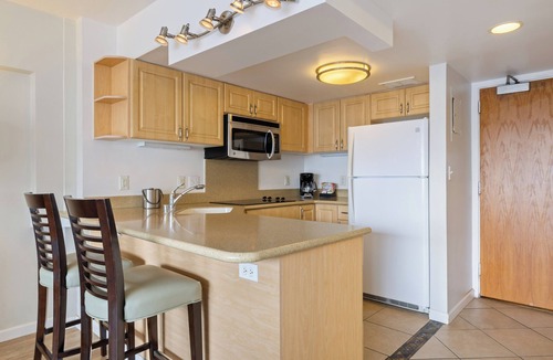 Ala Moana Condo | Ilikai Hotel Lite #1603: Studio condo with Mountain Views