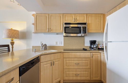 Ala Moana Condo | Ilikai Hotel Lite #1603: Studio condo with Mountain Views