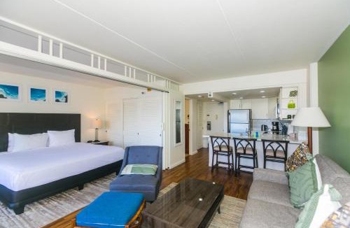 Waikiki Apartment | Ilikai Tower 1205 City View 1BR